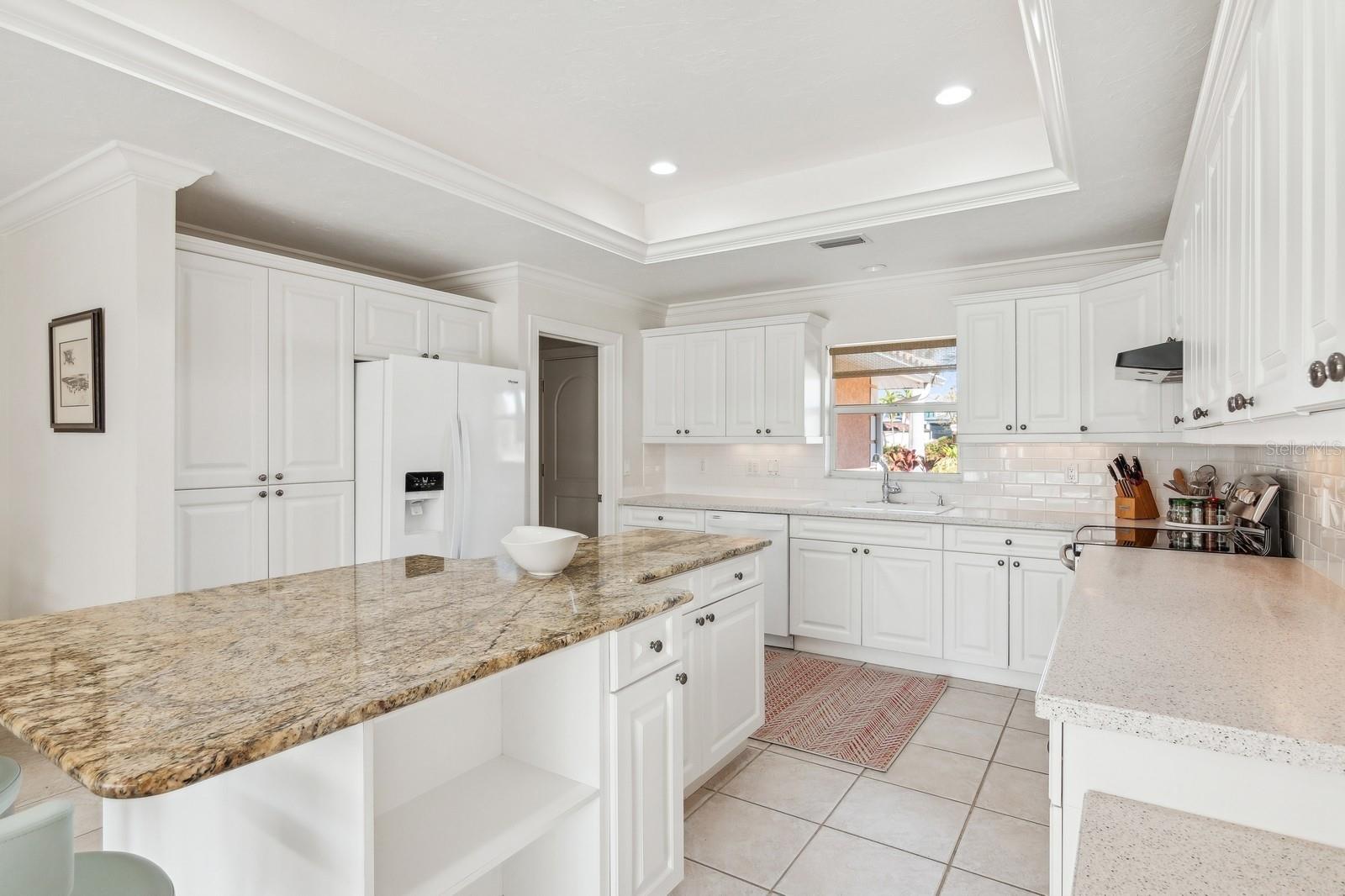 531 N SPOONBILL DR — photo 17