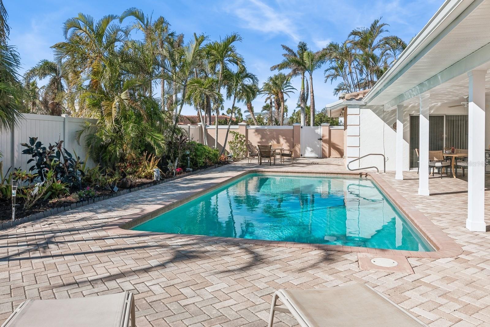 531 N SPOONBILL DR — photo 45