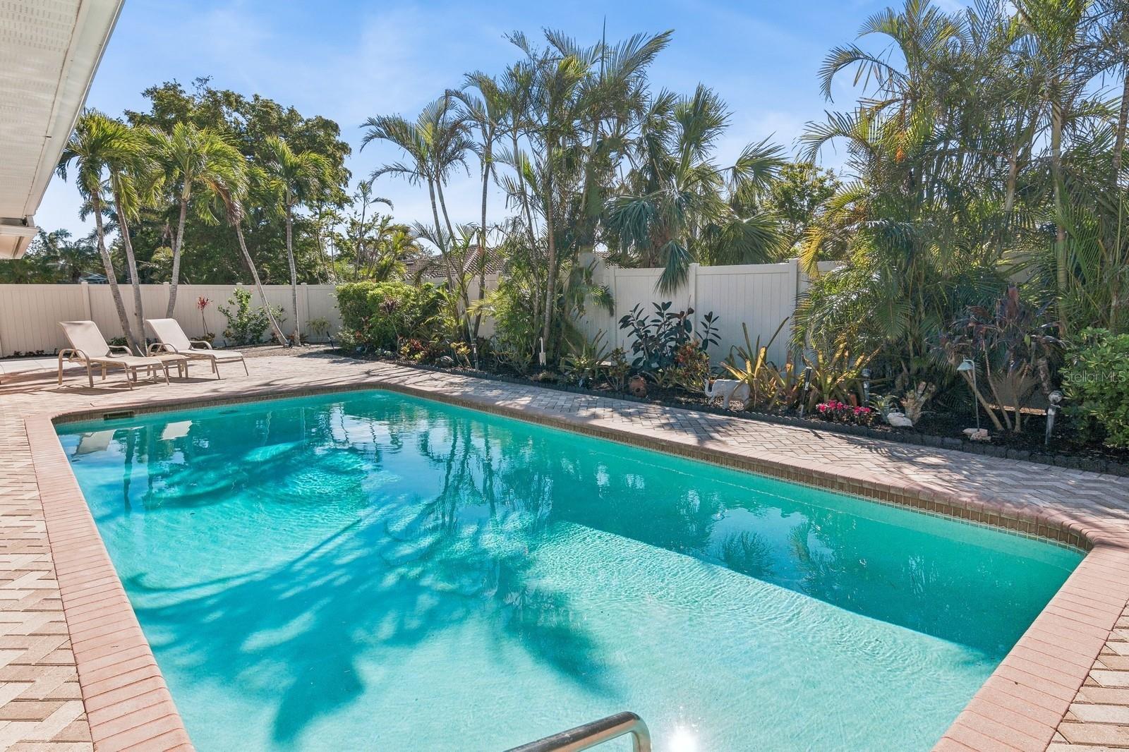 531 N SPOONBILL DR — photo 47