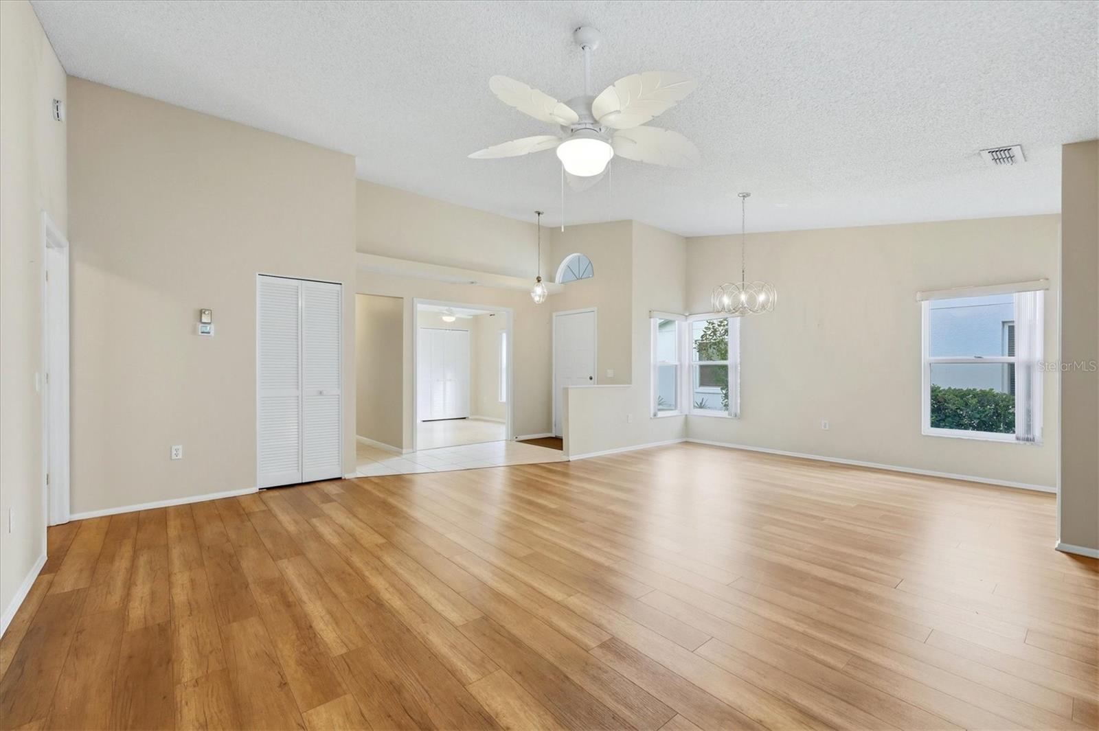 5837 GARDEN LAKES DR — photo 10