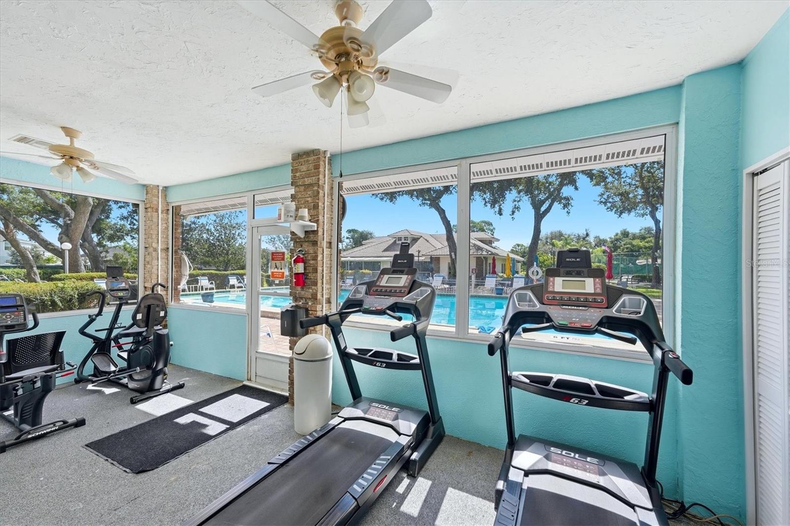 5837 GARDEN LAKES DR — photo 41
