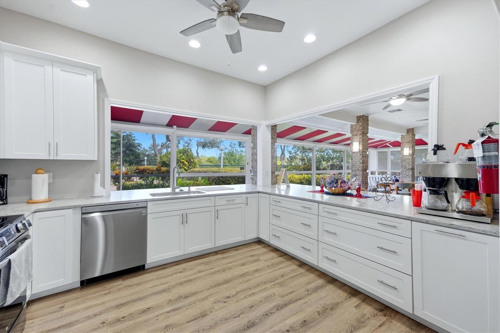 5837 GARDEN LAKES DR — photo 37