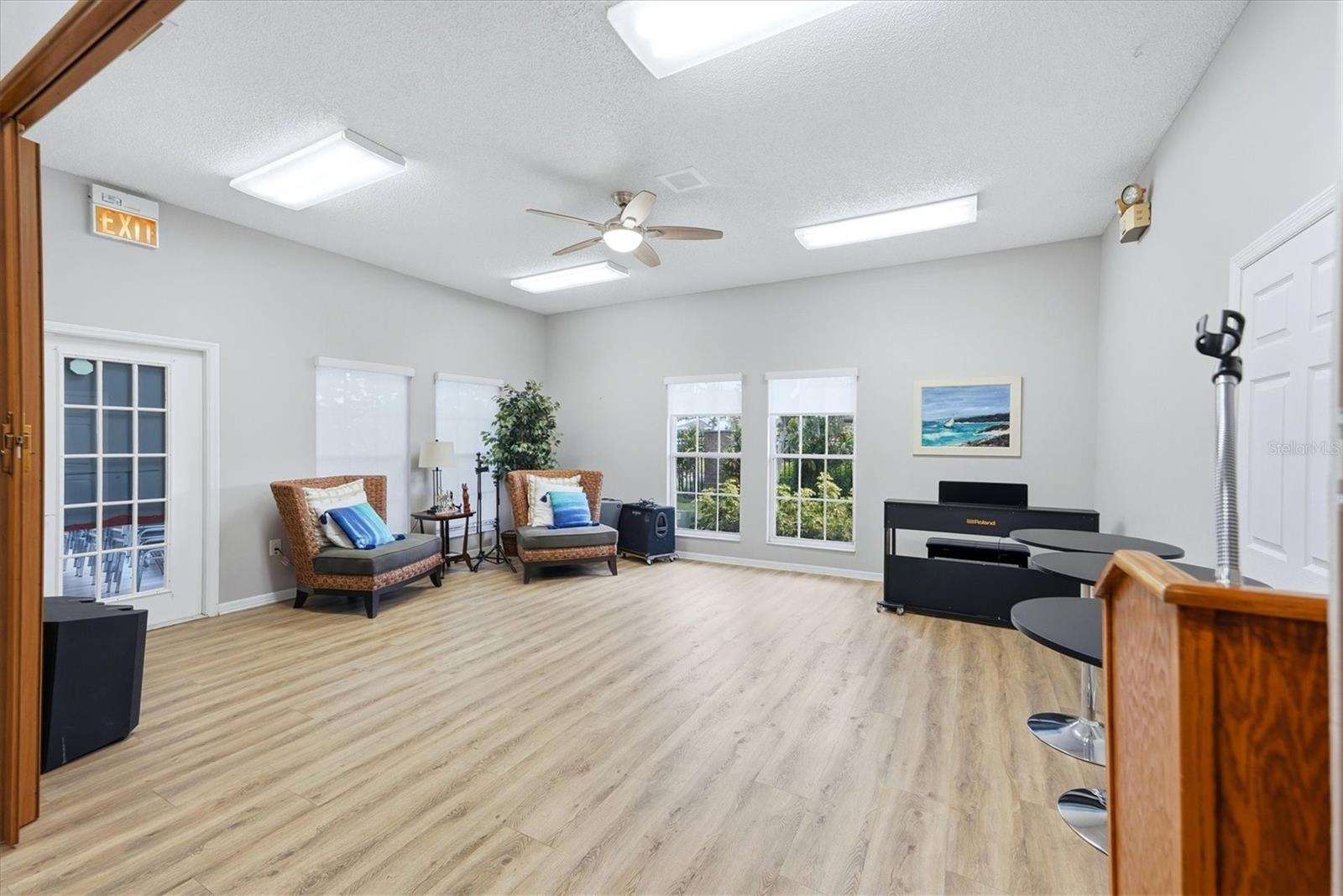 5837 GARDEN LAKES DR — photo 34
