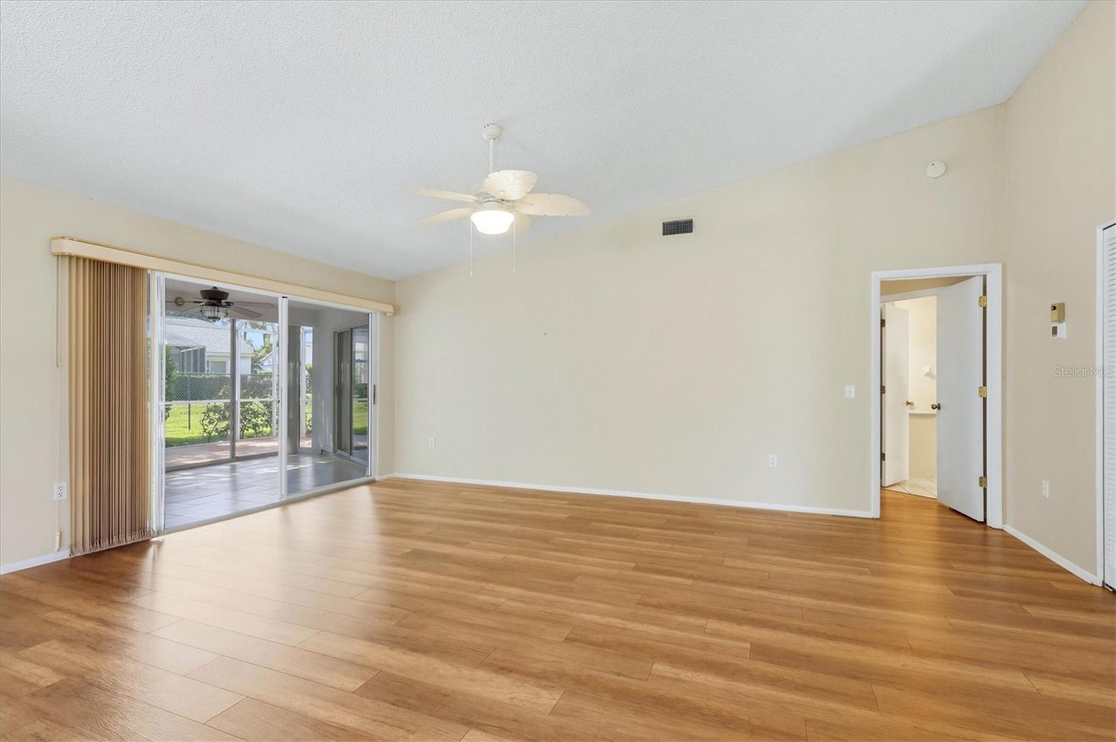 5837 GARDEN LAKES DR — photo 8