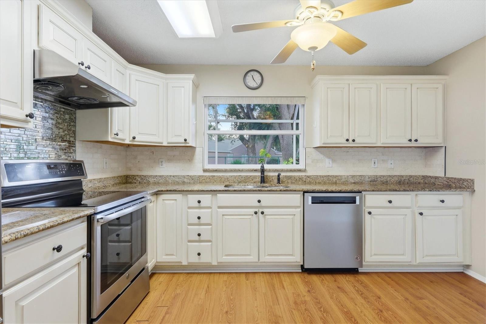 5837 GARDEN LAKES DR — photo 14