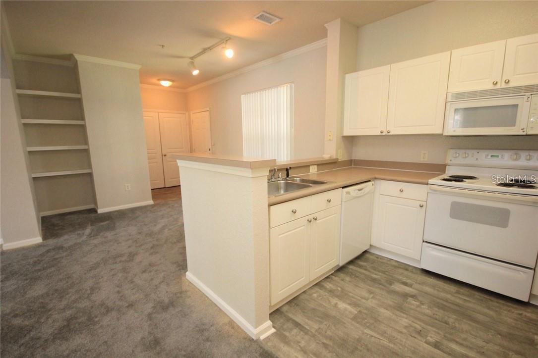 9401 CRESCENT LOOP CIR #103 — photo 3