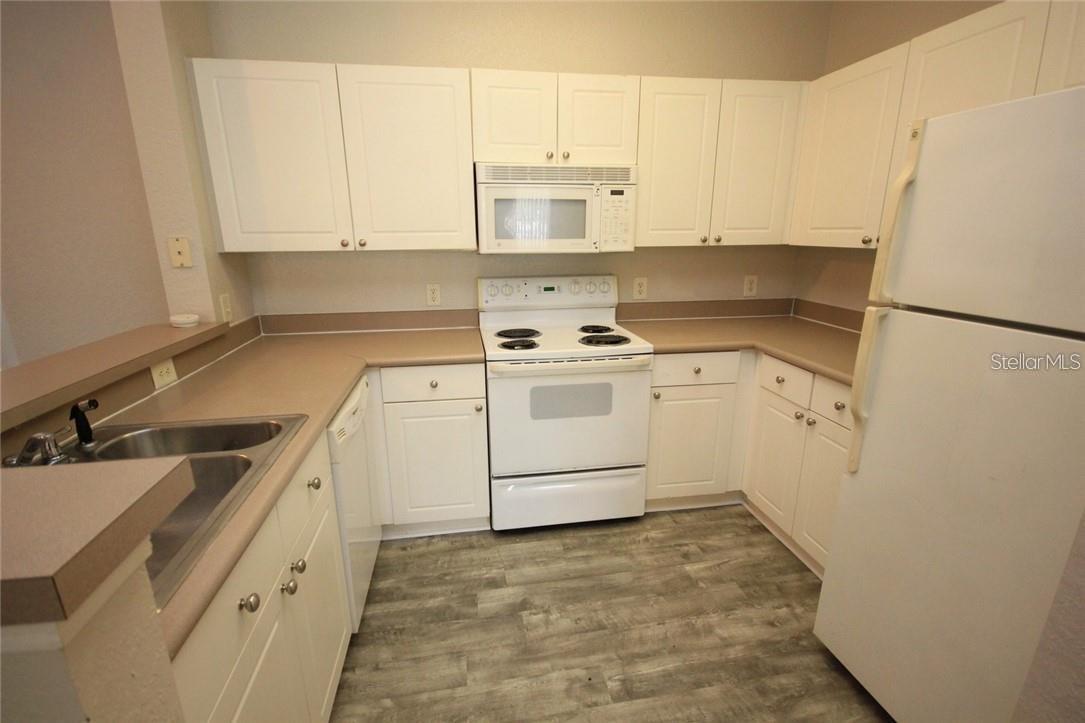9401 CRESCENT LOOP CIR #103 — photo 6