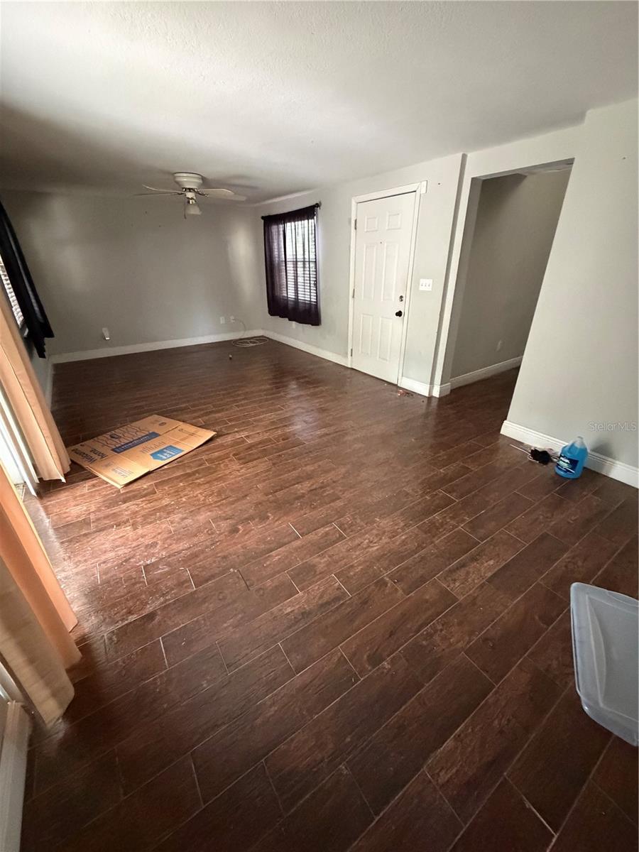 10325 N ARMENIA AVE — photo 14