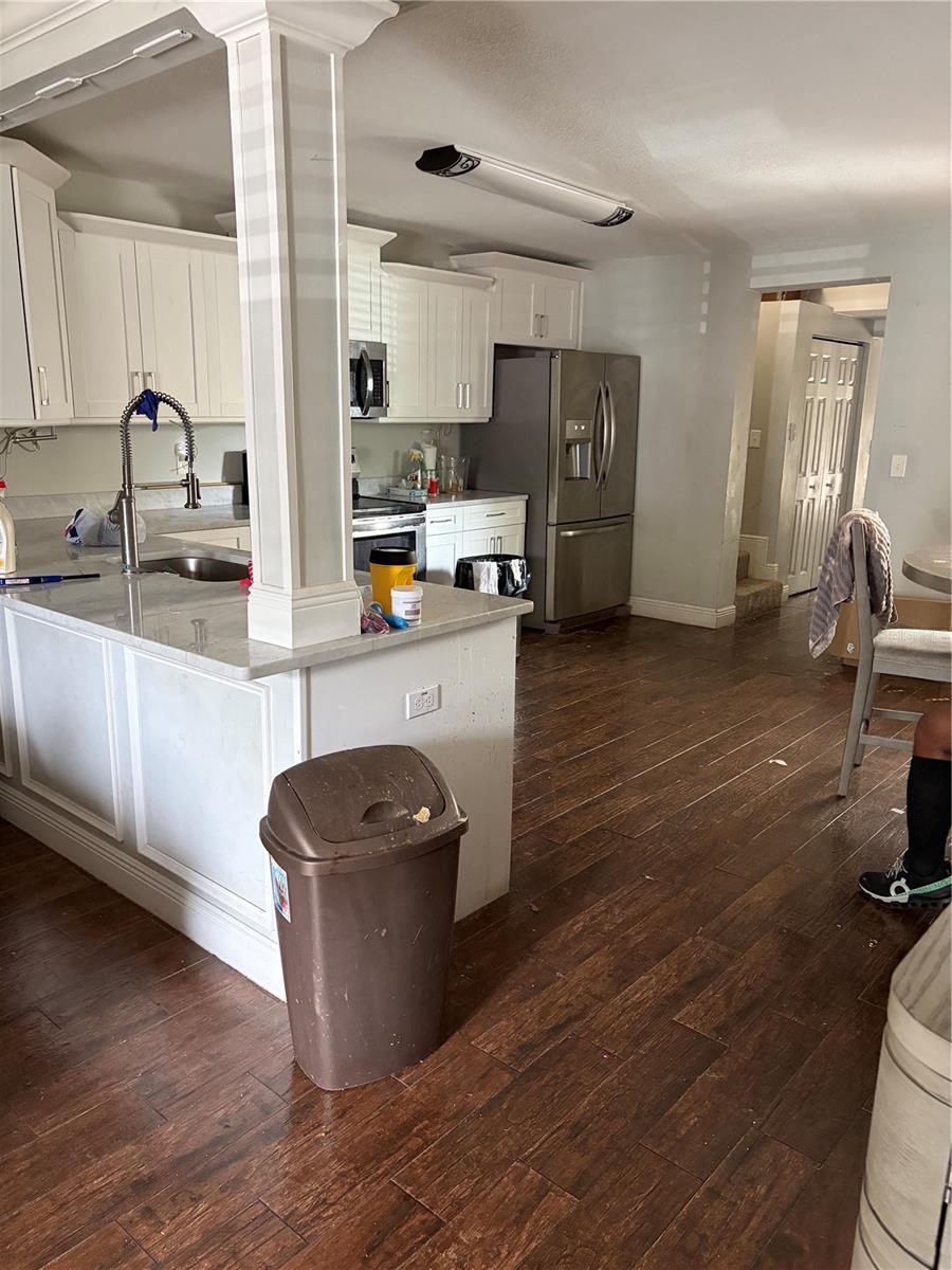 10325 N ARMENIA AVE — photo 7