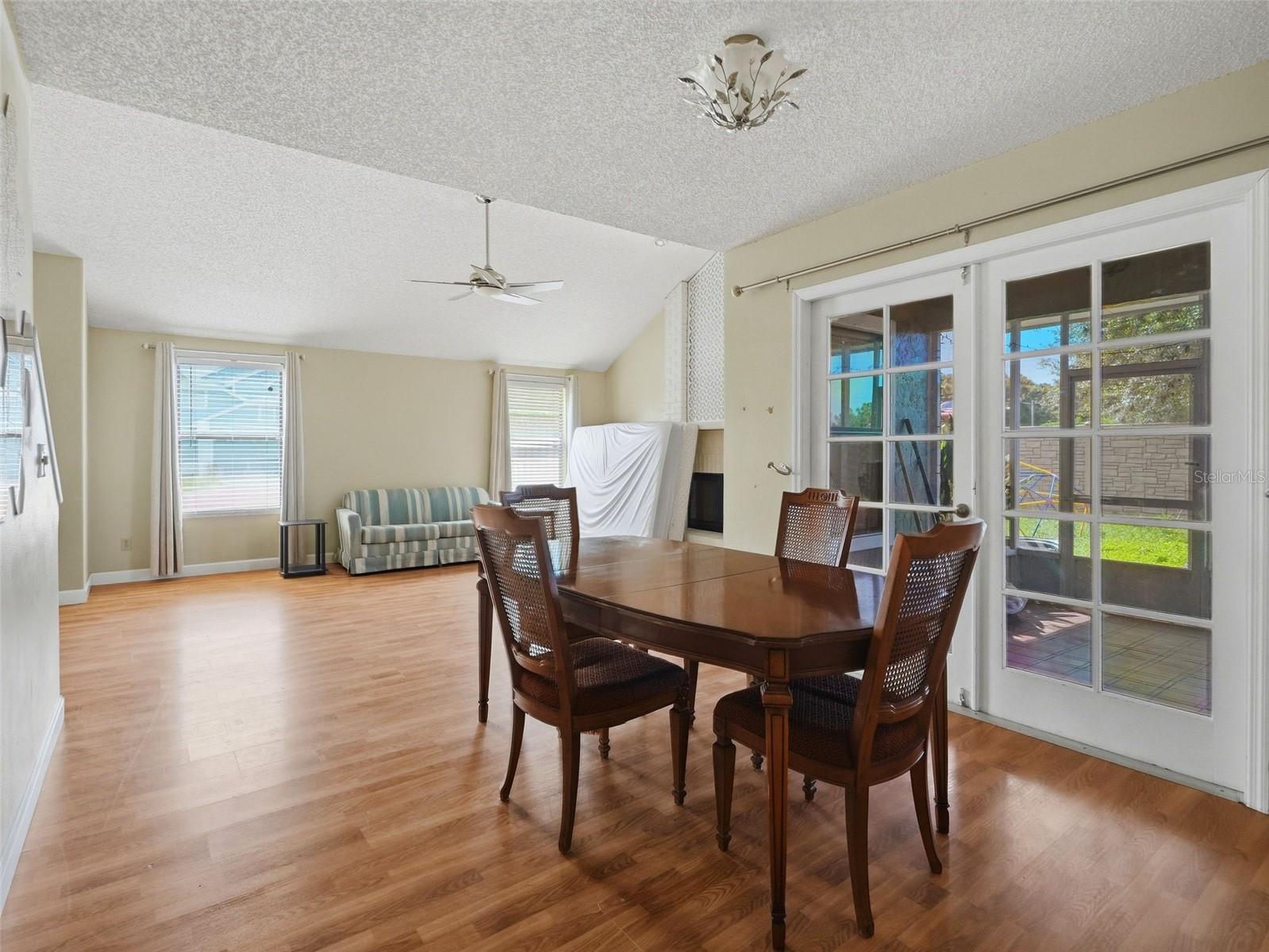 2184 SPRINGRAIN DR — photo 12