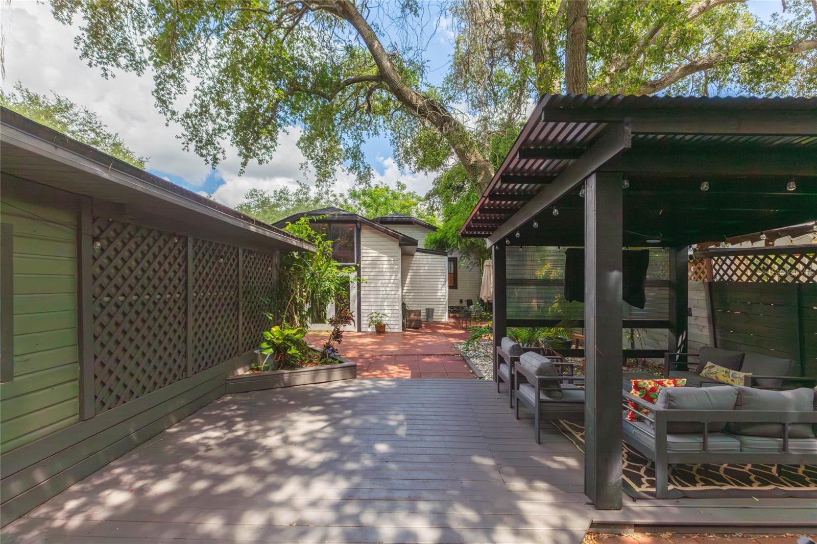 3114 W HAWTHORNE RD — photo 51
