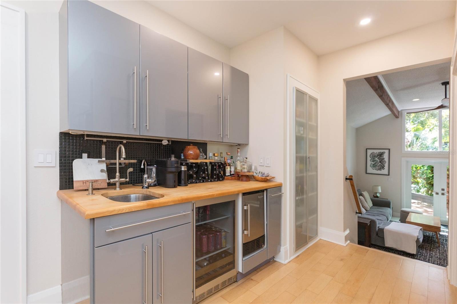 3114 W HAWTHORNE RD — photo 23