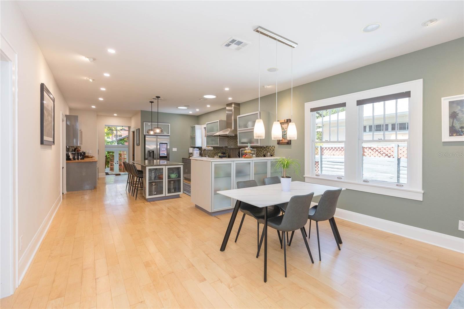 3114 W HAWTHORNE RD — photo 12