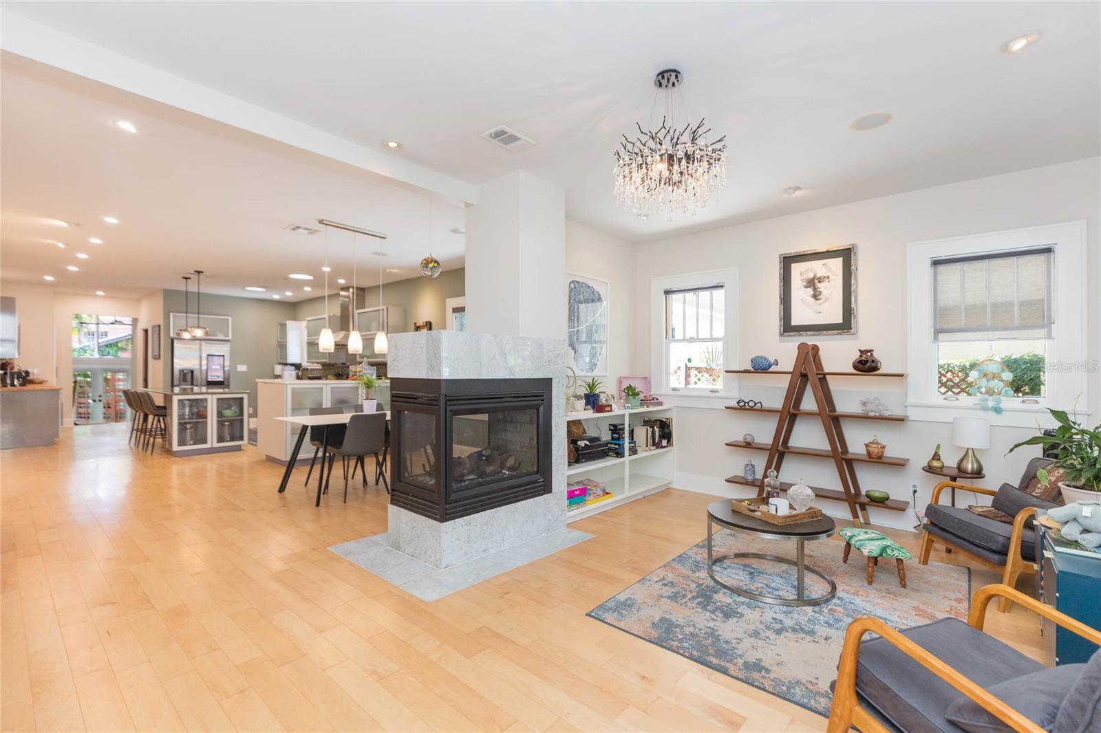 3114 W HAWTHORNE RD — photo 10