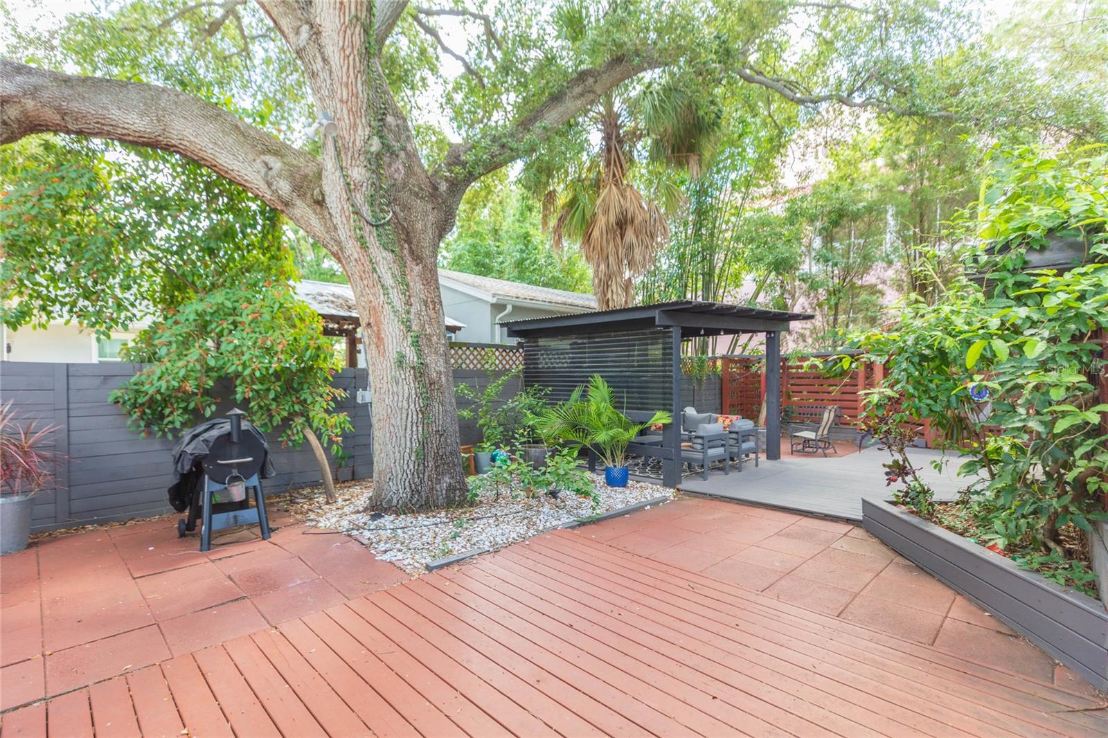3114 W HAWTHORNE RD — photo 45
