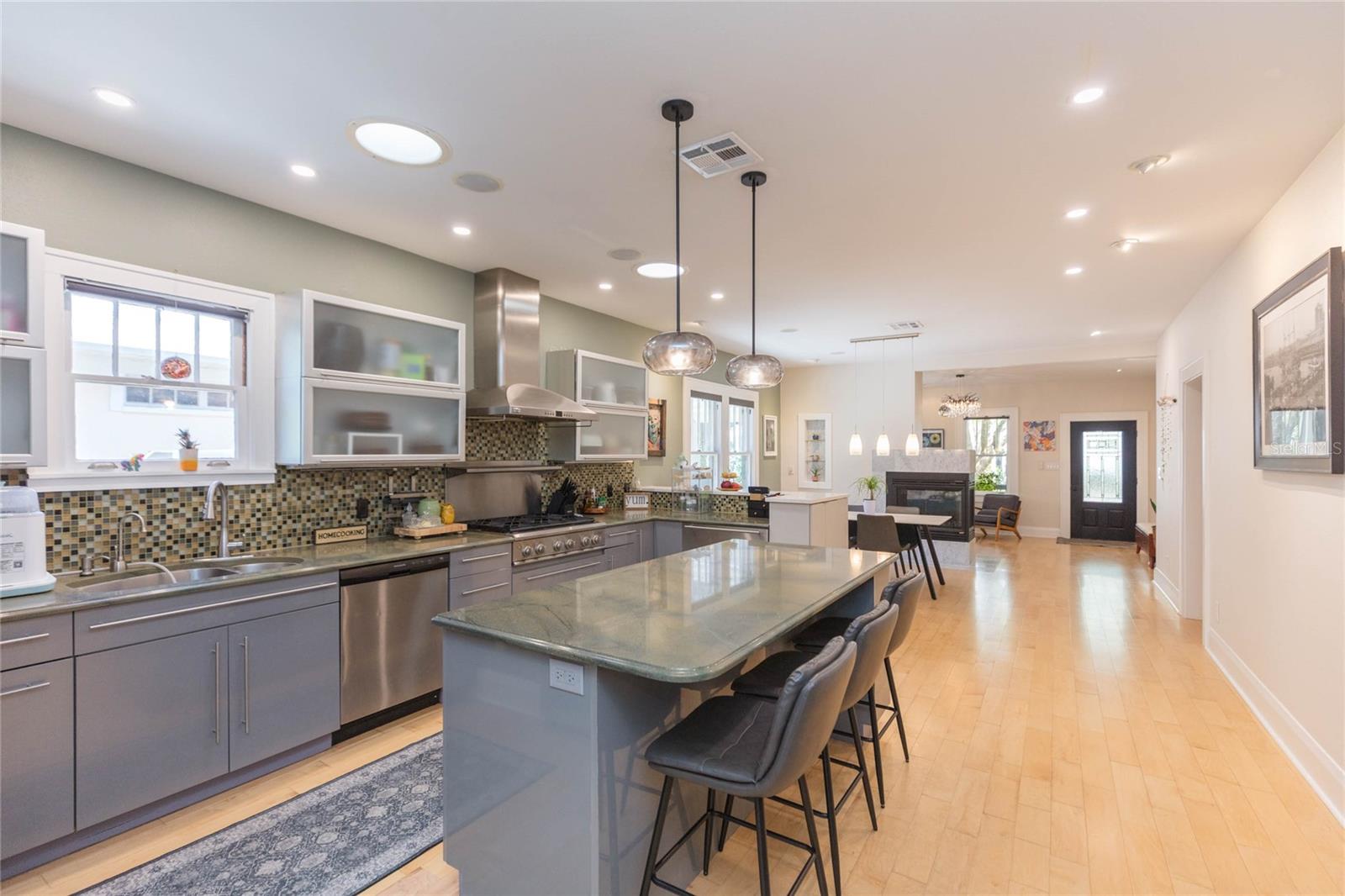 3114 W HAWTHORNE RD — photo 22