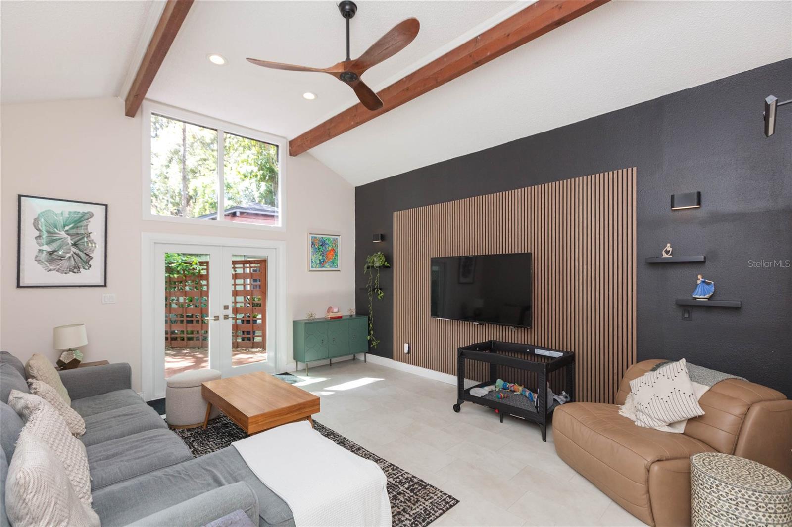 3114 W HAWTHORNE RD — photo 25