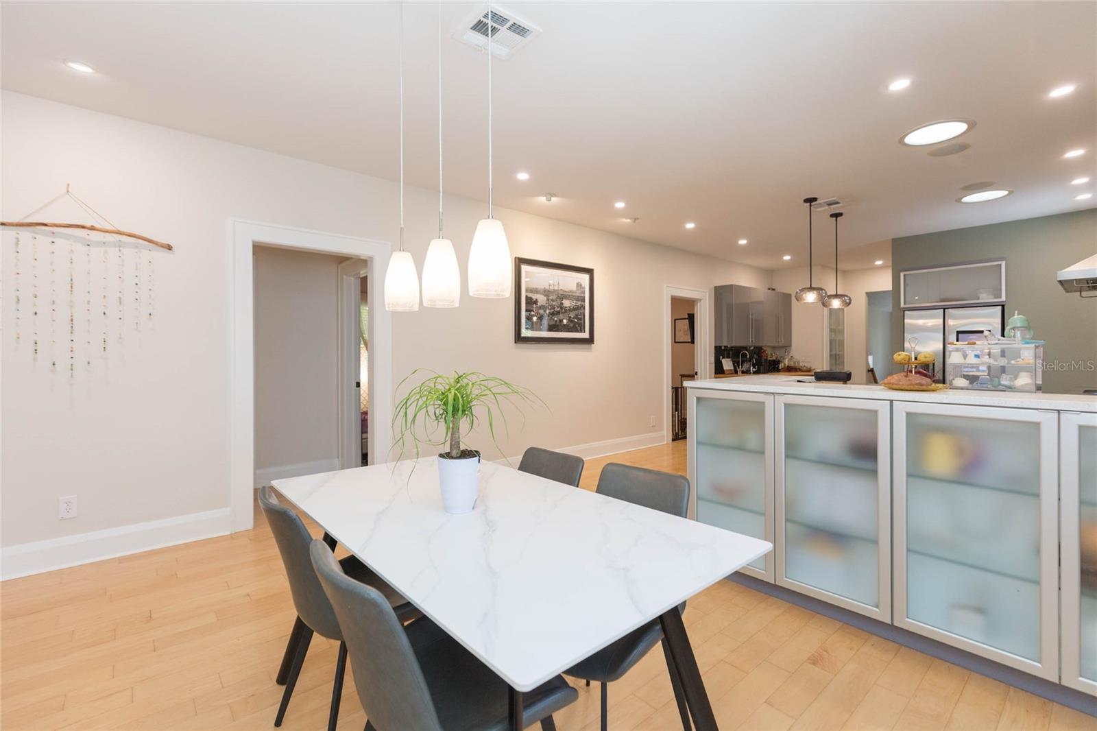 3114 W HAWTHORNE RD — photo 14