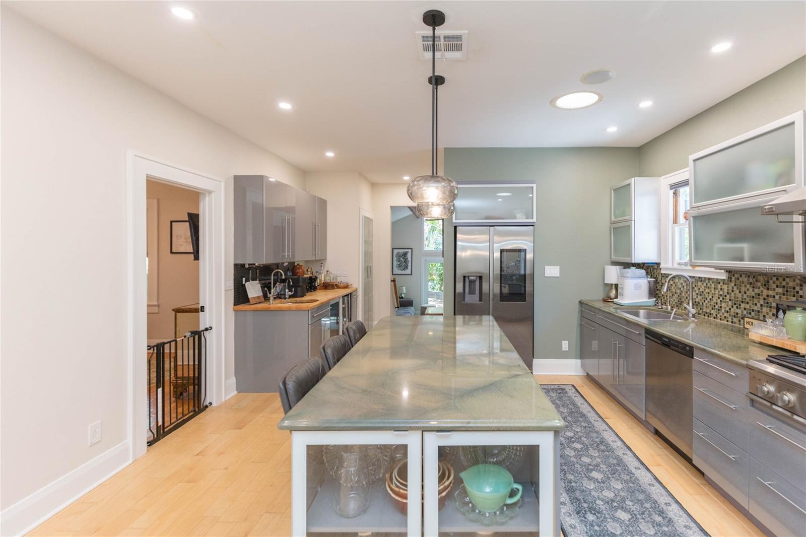 3114 W HAWTHORNE RD — photo 19