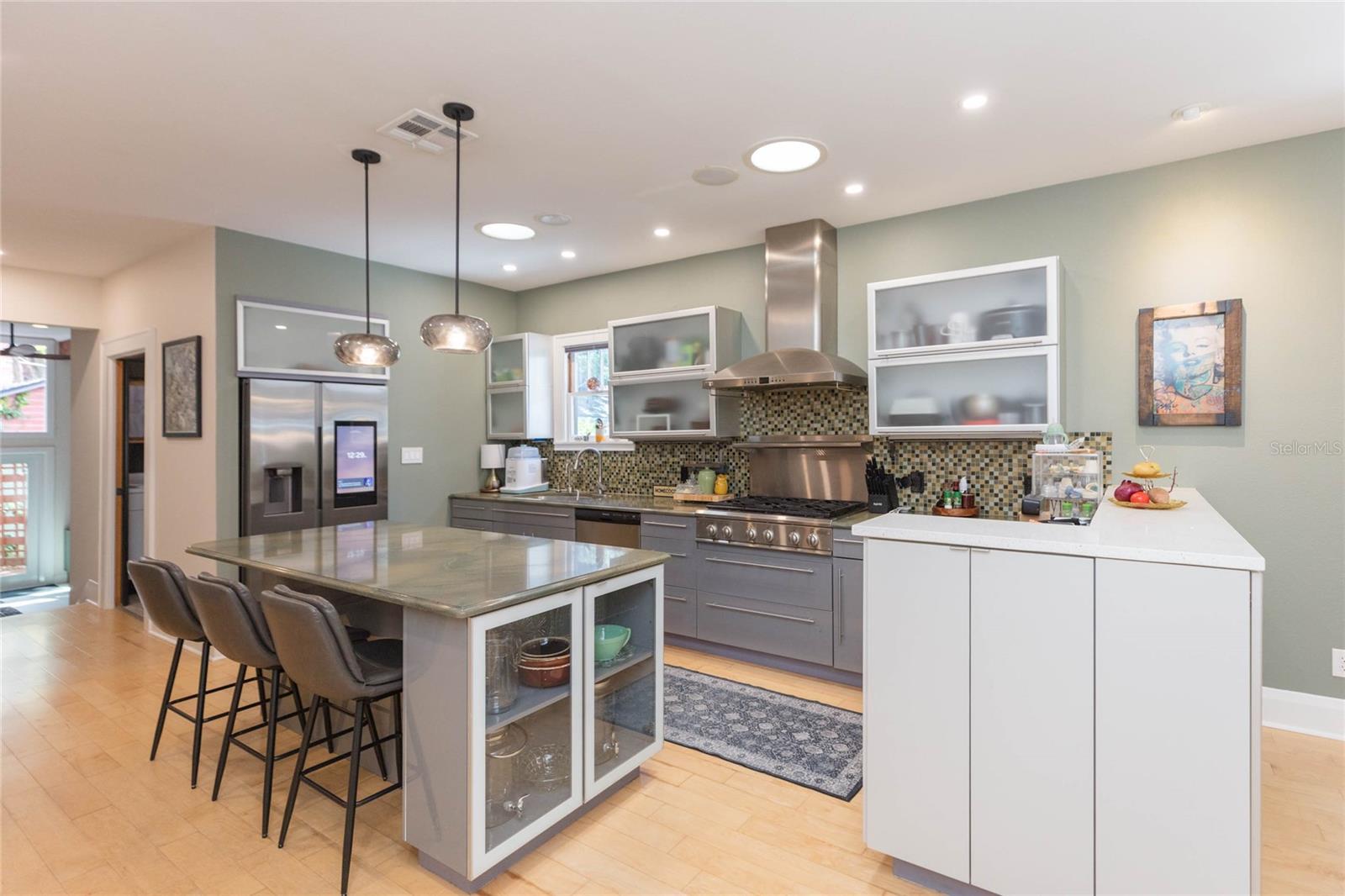 3114 W HAWTHORNE RD — photo 18