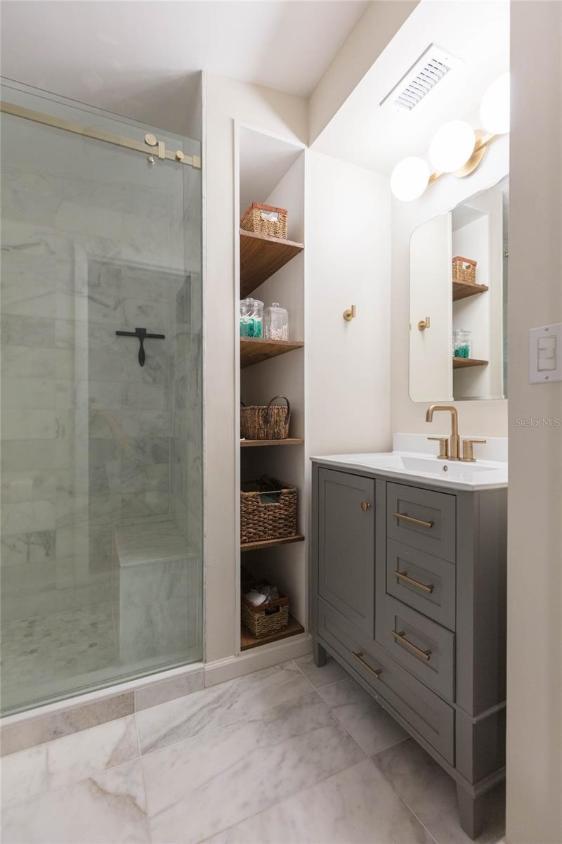 3114 W HAWTHORNE RD — photo 35