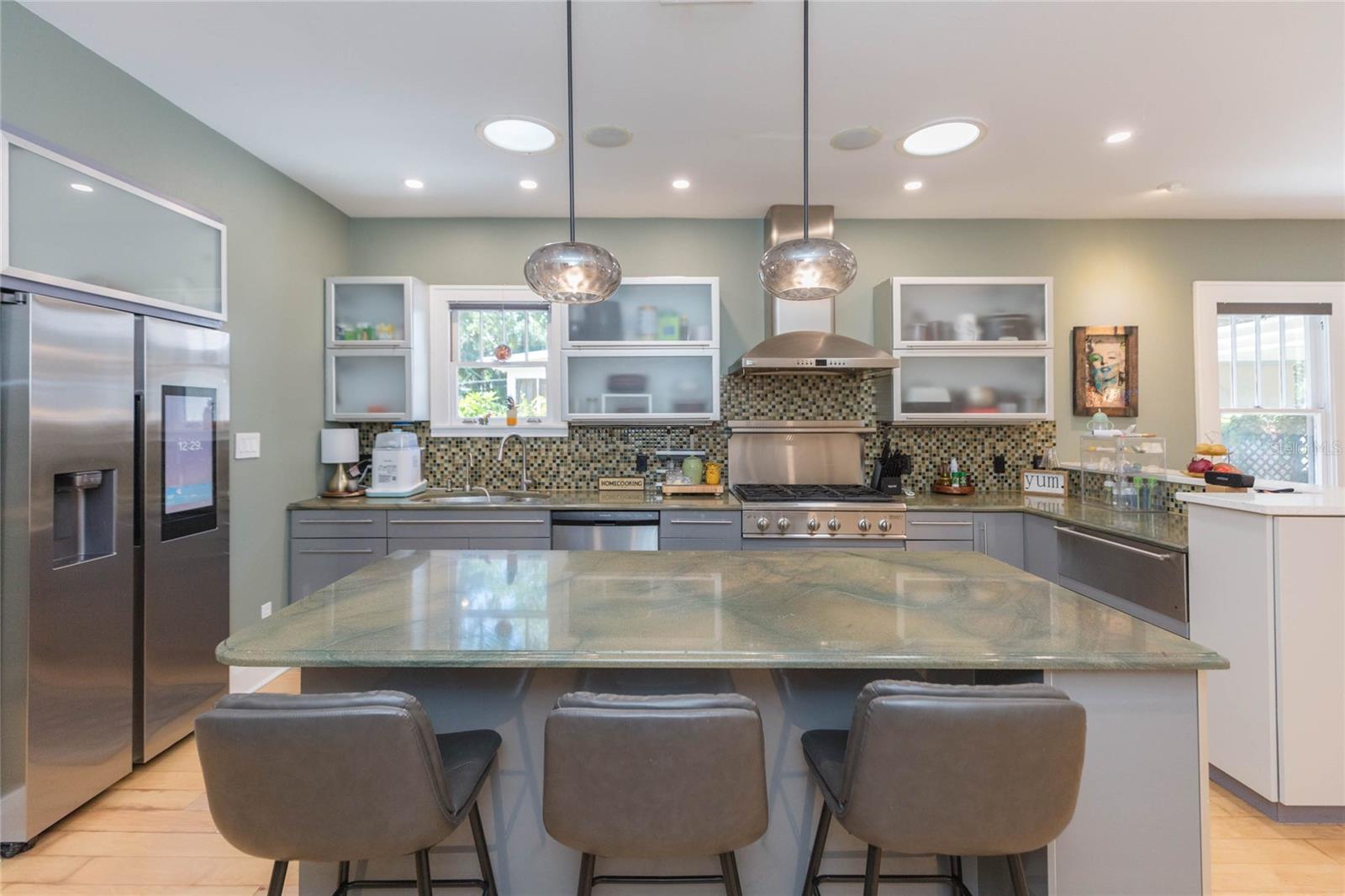 3114 W HAWTHORNE RD — photo 16
