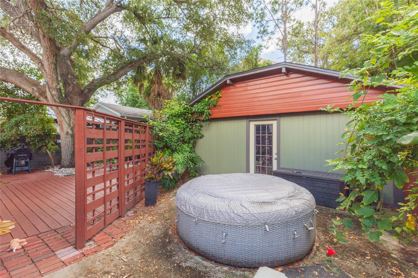 3114 W HAWTHORNE RD — photo 48