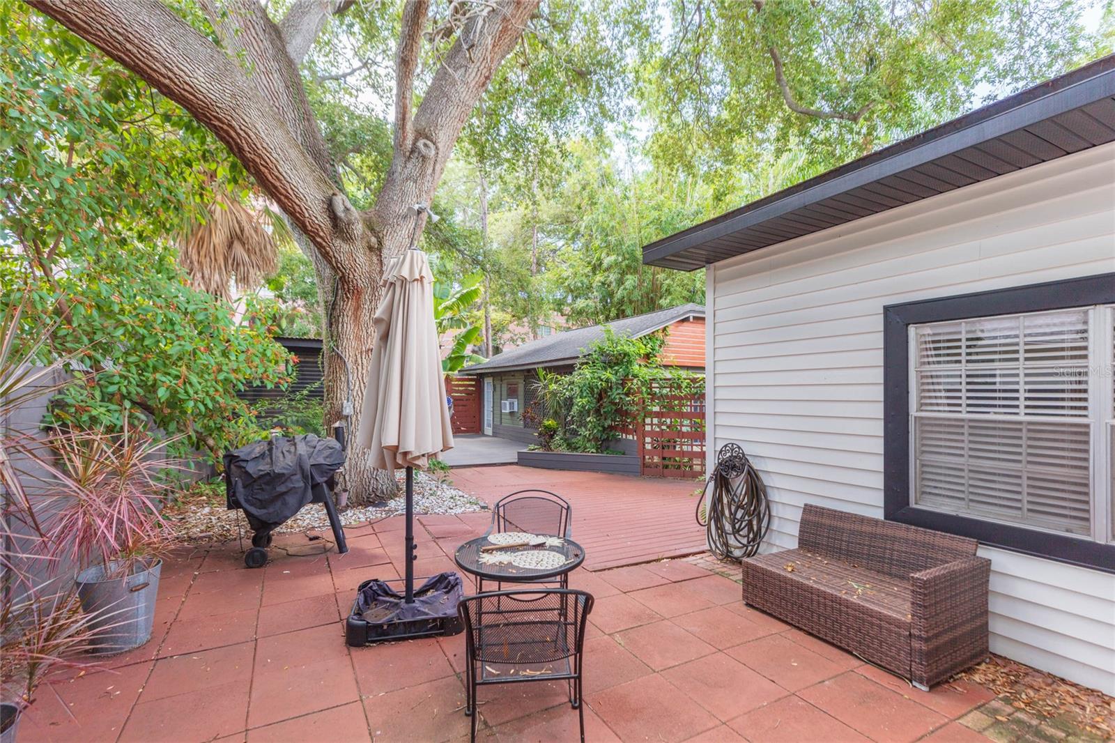 3114 W HAWTHORNE RD — photo 47