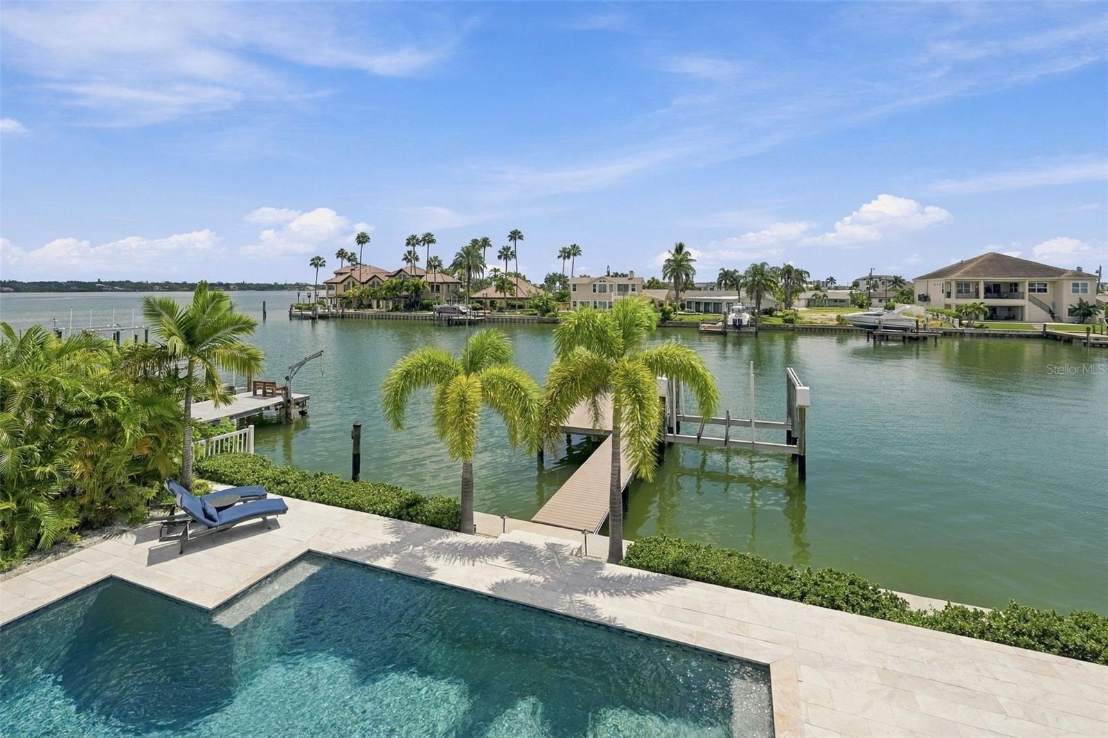 815 CAPRI BLVD — photo 31