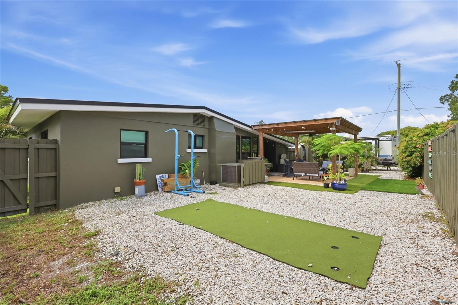 5055 LAHAINA DR — photo 21