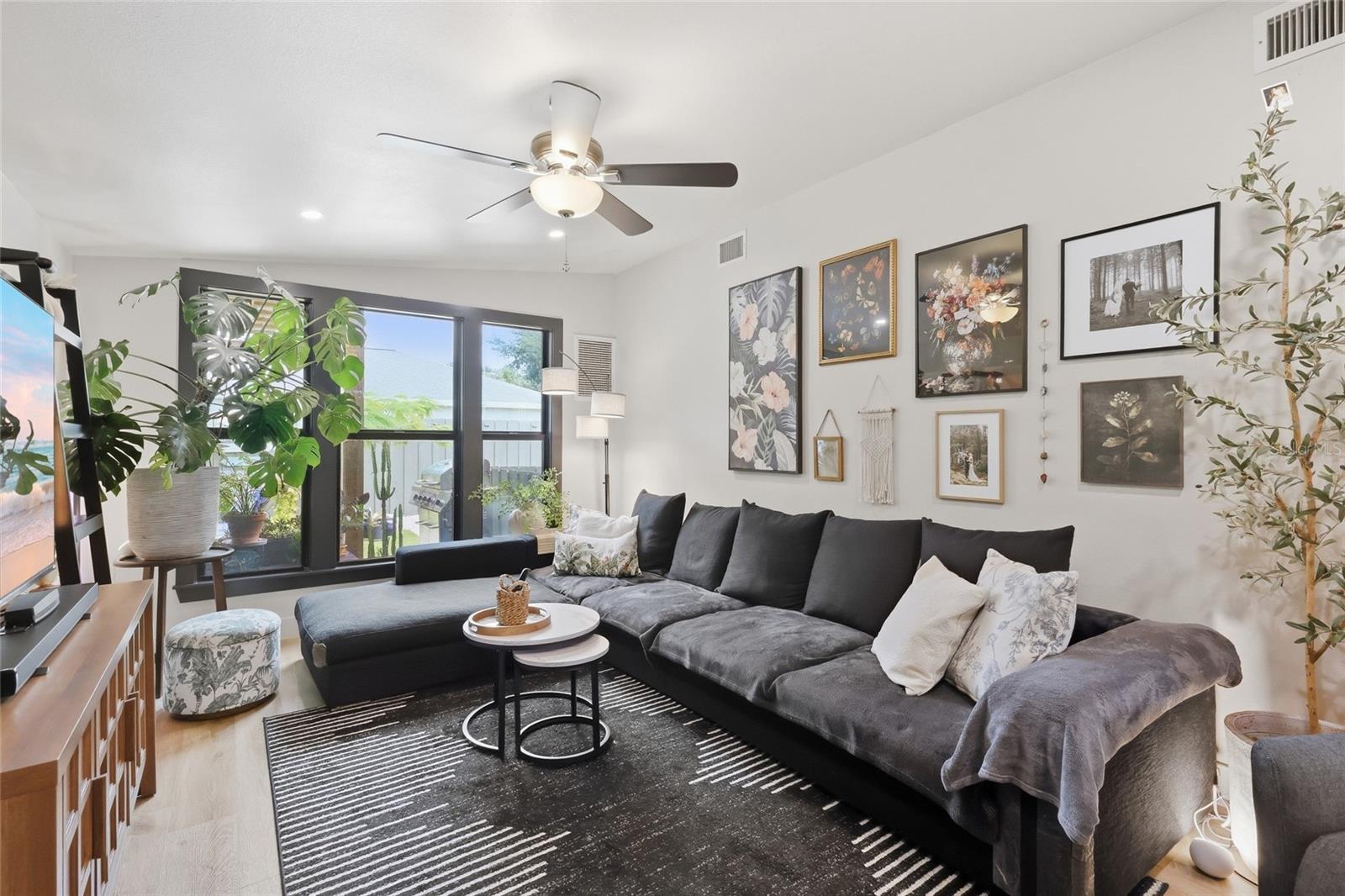 5055 LAHAINA DR — photo 10