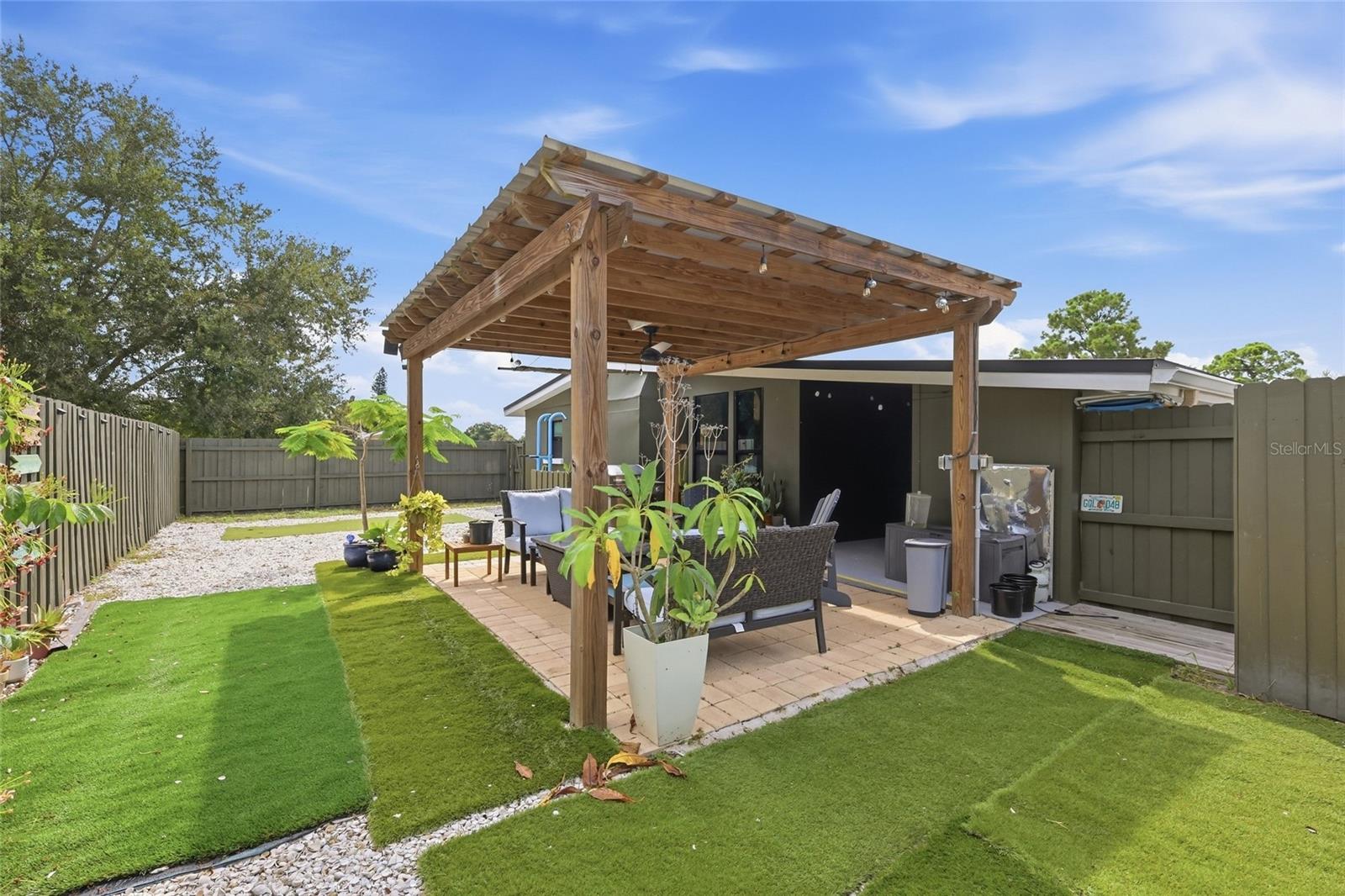 5055 LAHAINA DR — photo 22