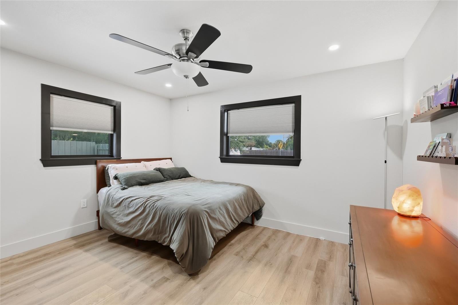 5055 LAHAINA DR — photo 15