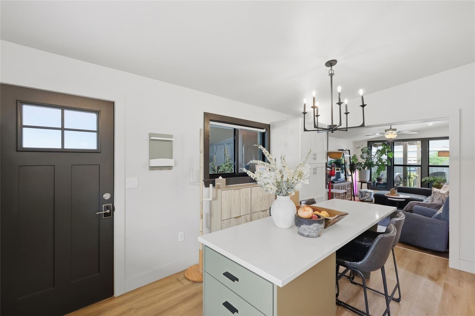 5055 LAHAINA DR — photo 8