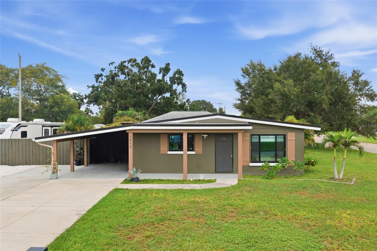 5055 LAHAINA DR — photo 26