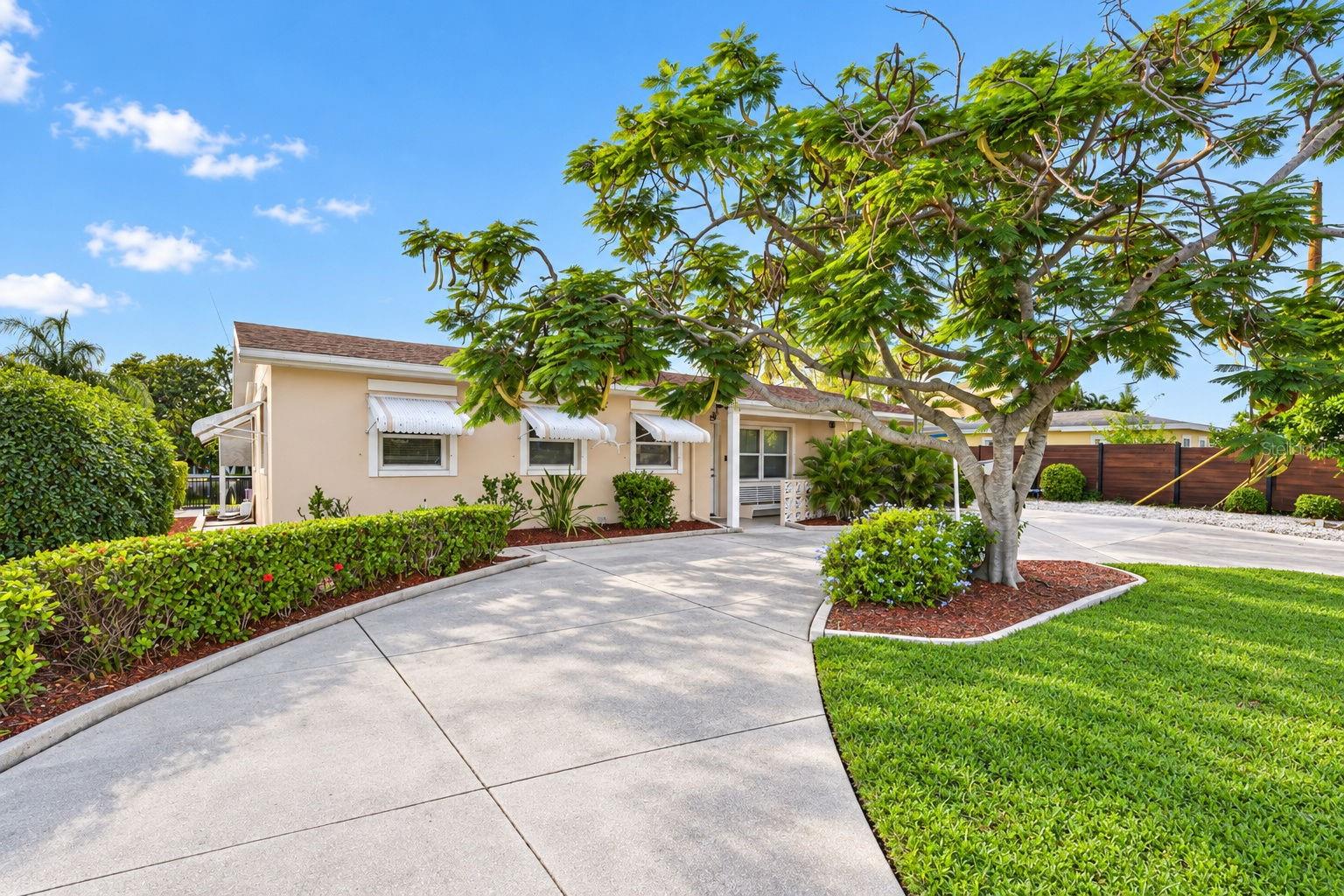 9398 SUN ISLE DR NE — photo 30
