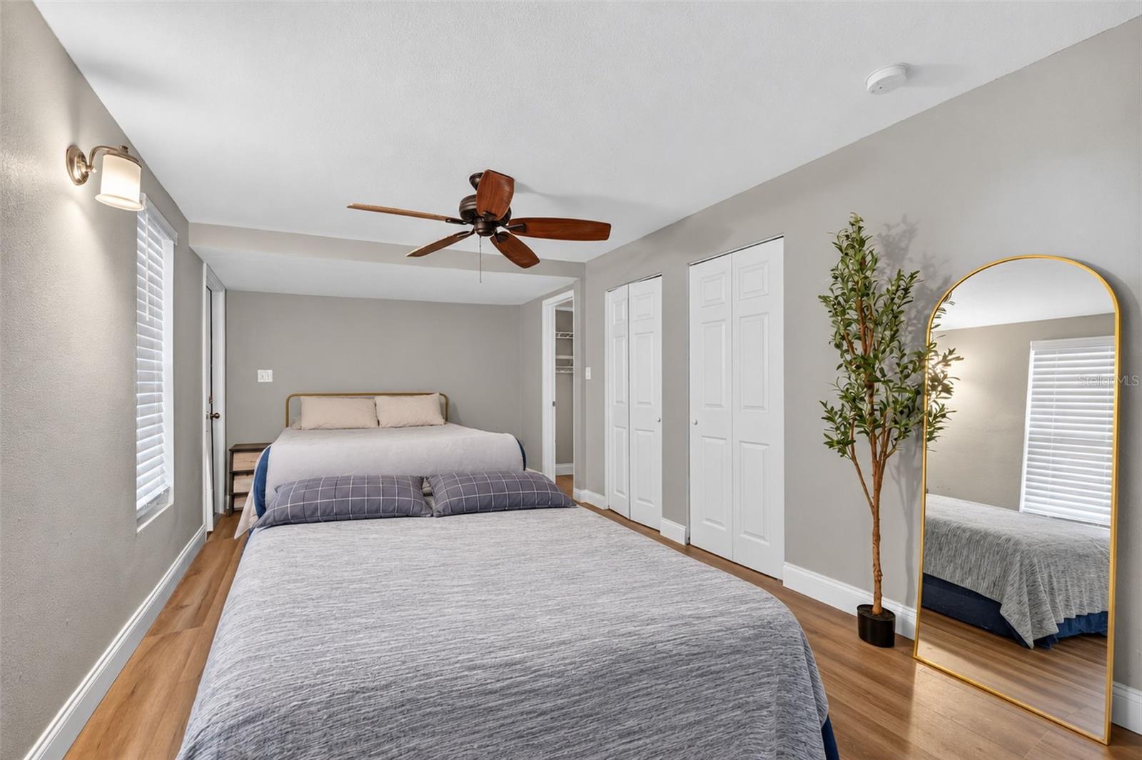 9398 SUN ISLE DR NE — photo 10