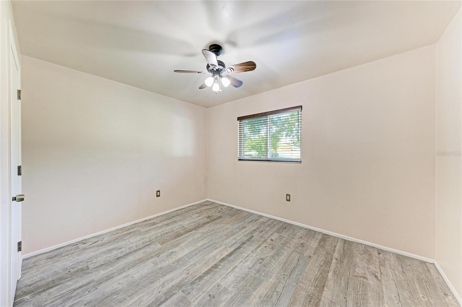 1903 COLLEEN ST — photo 14