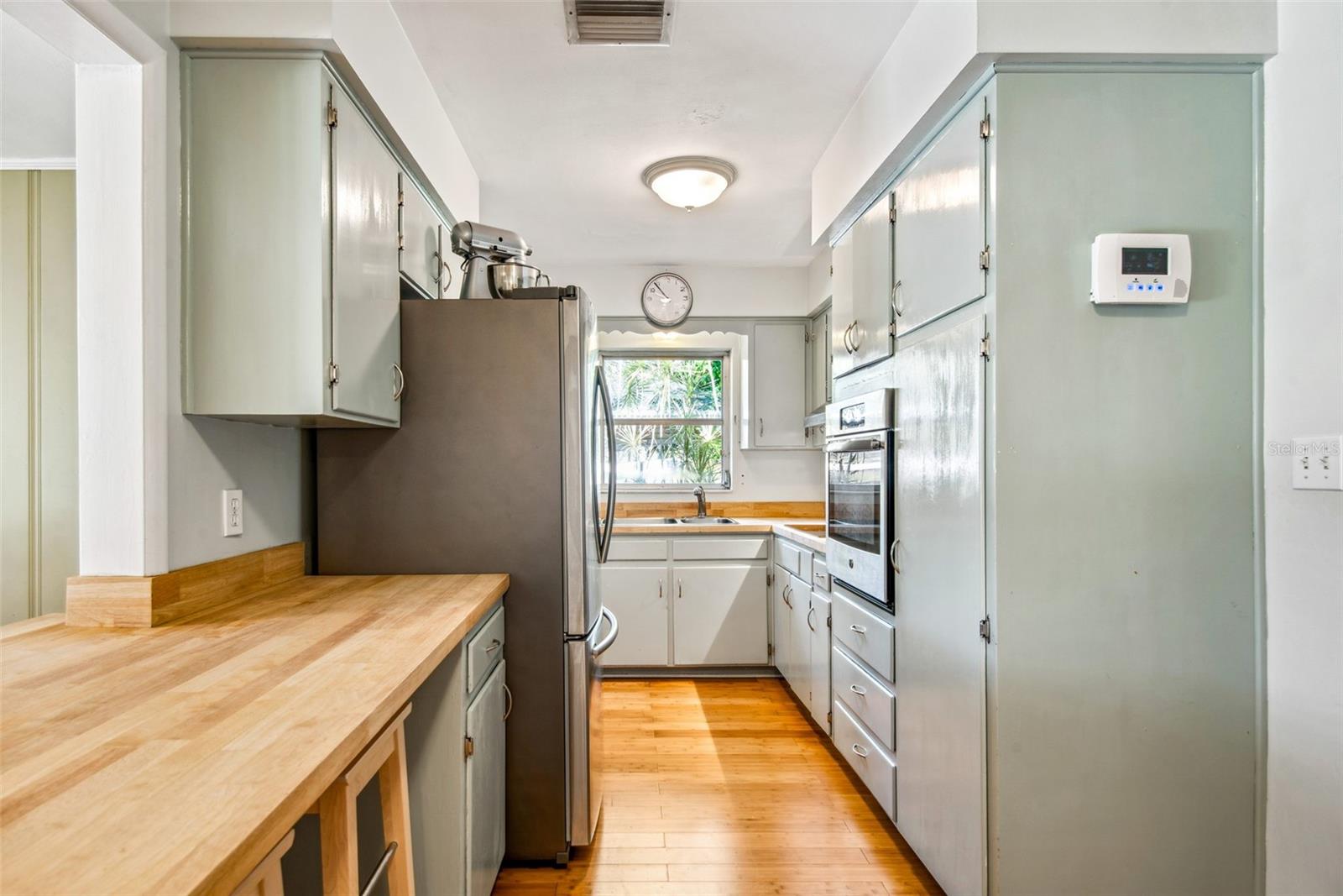 422 W LOUISIANA AVE — photo 10