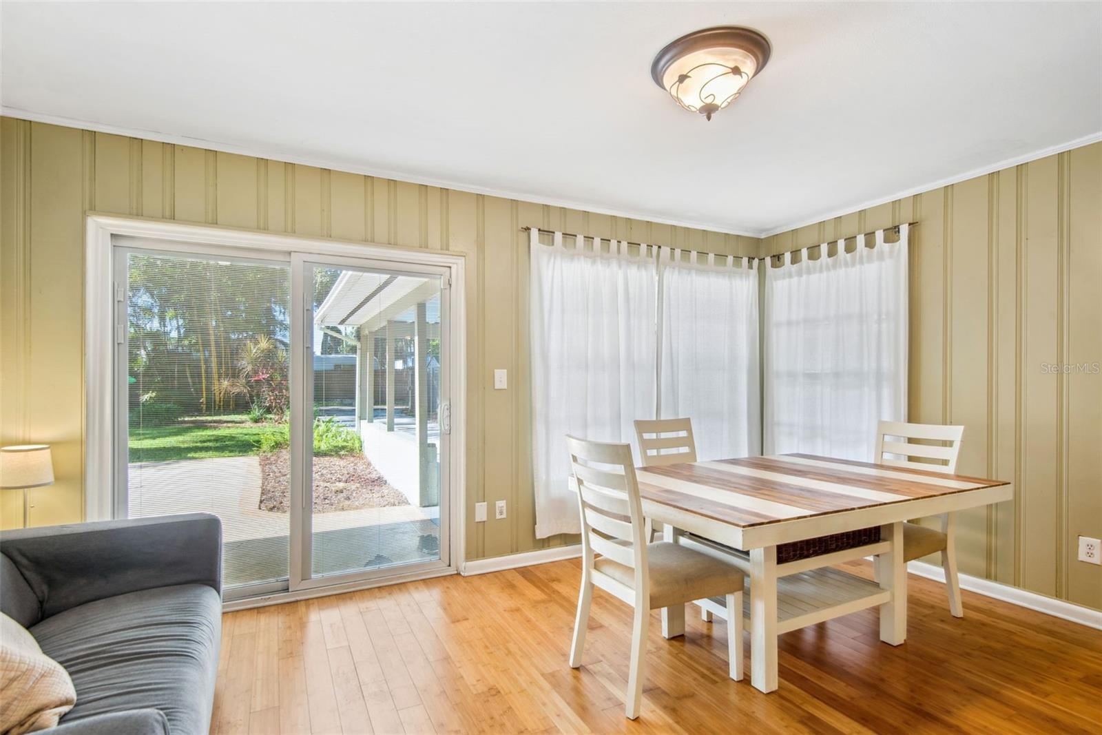 422 W LOUISIANA AVE — photo 12