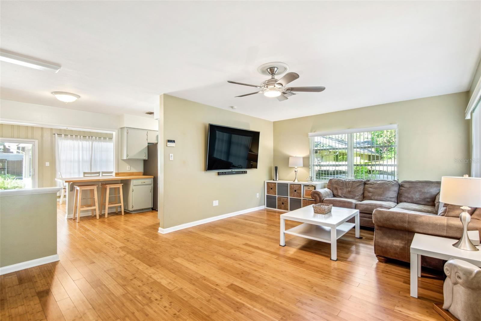 422 W LOUISIANA AVE — photo 5