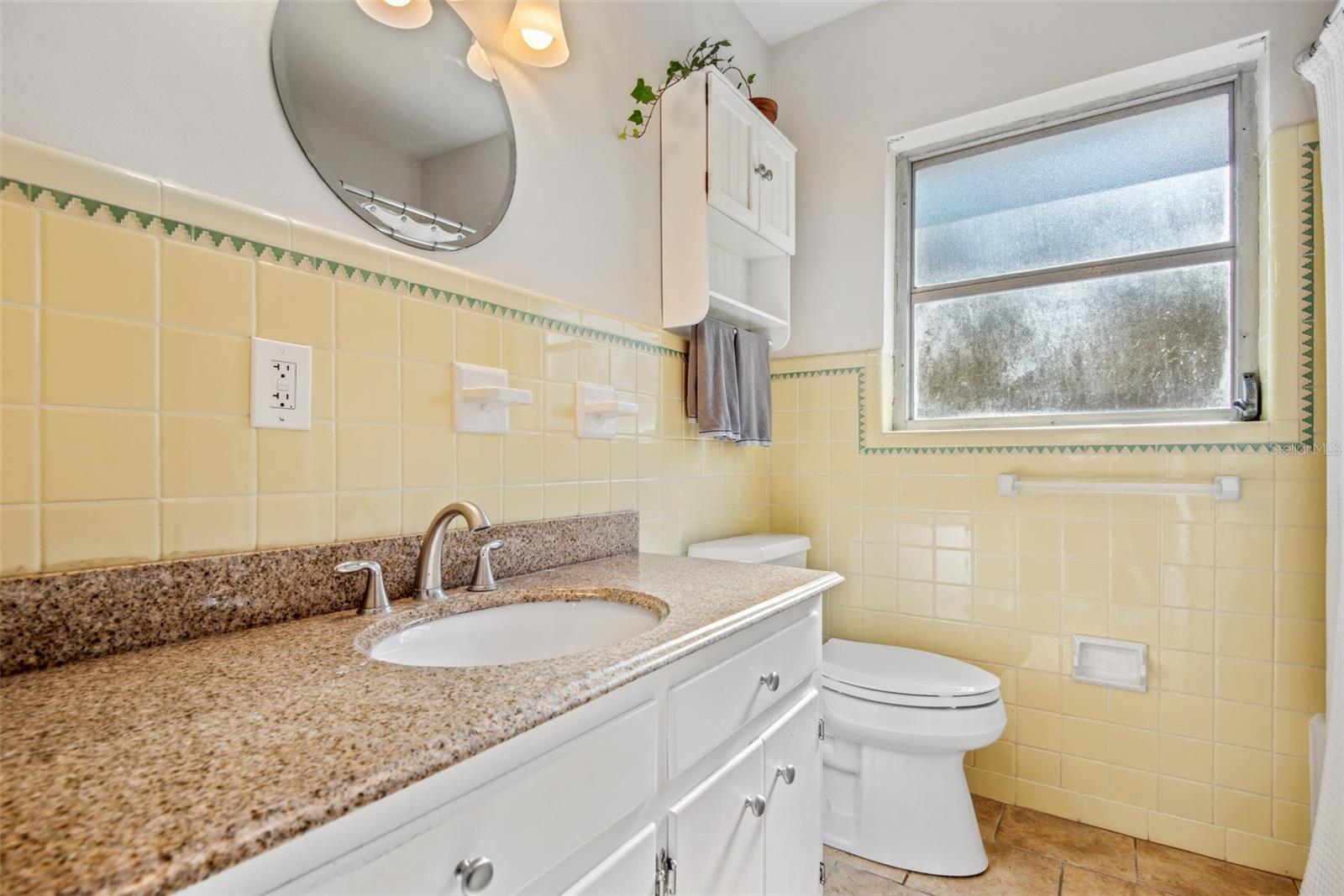 422 W LOUISIANA AVE — photo 17