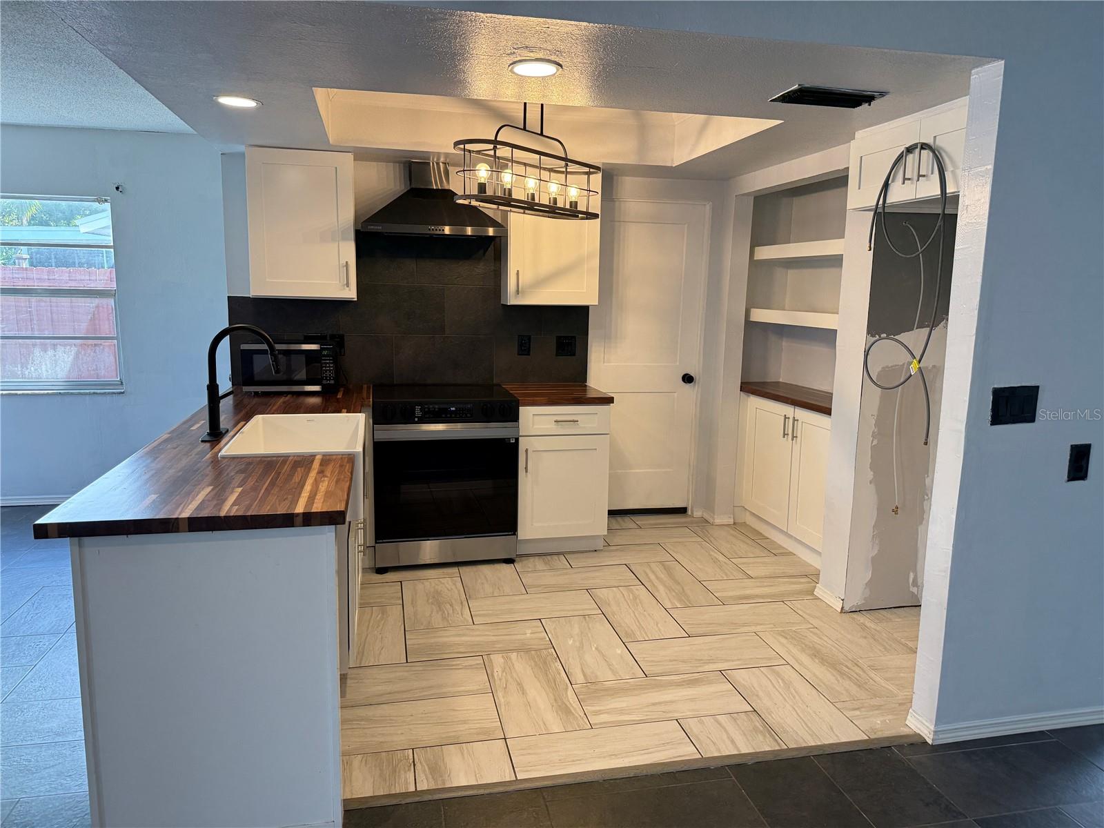 8611 LONGBOAT LN — photo 9