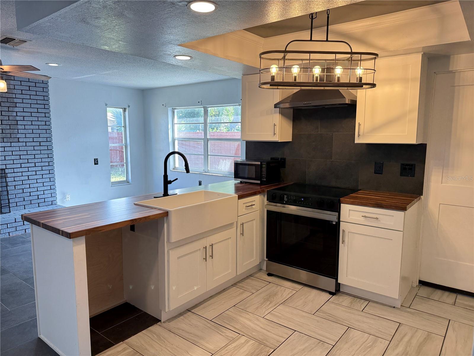 8611 LONGBOAT LN — photo 10