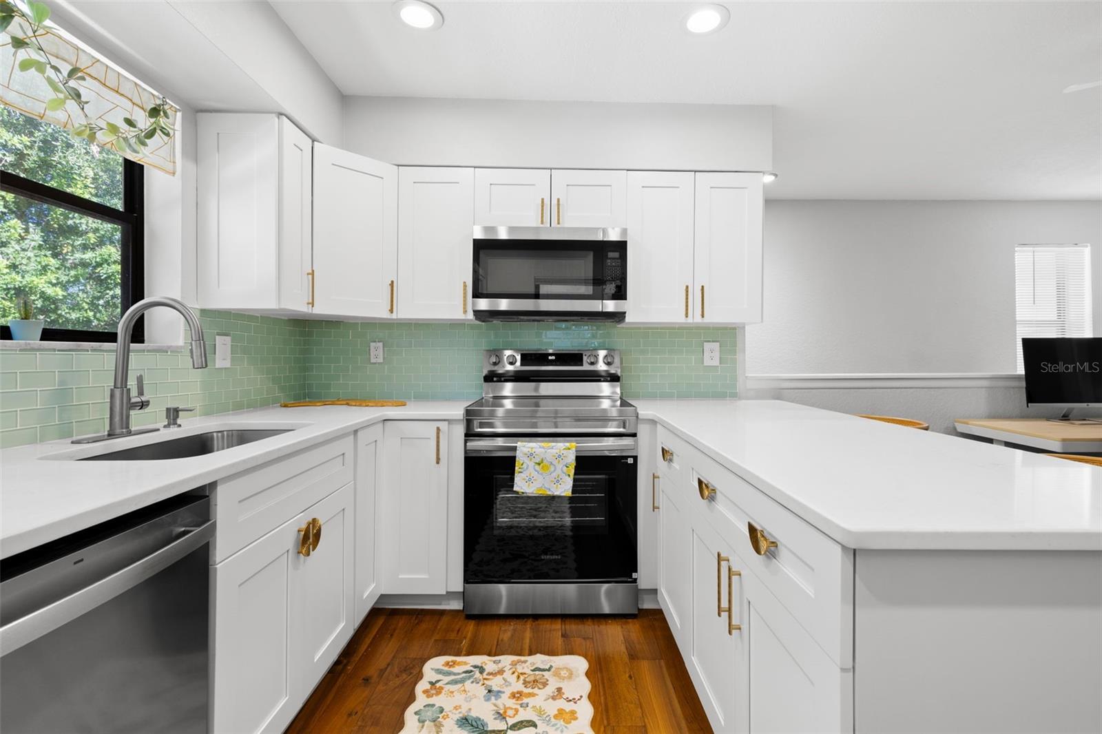 484 SANTA CRUZ PL NE #E — photo 8