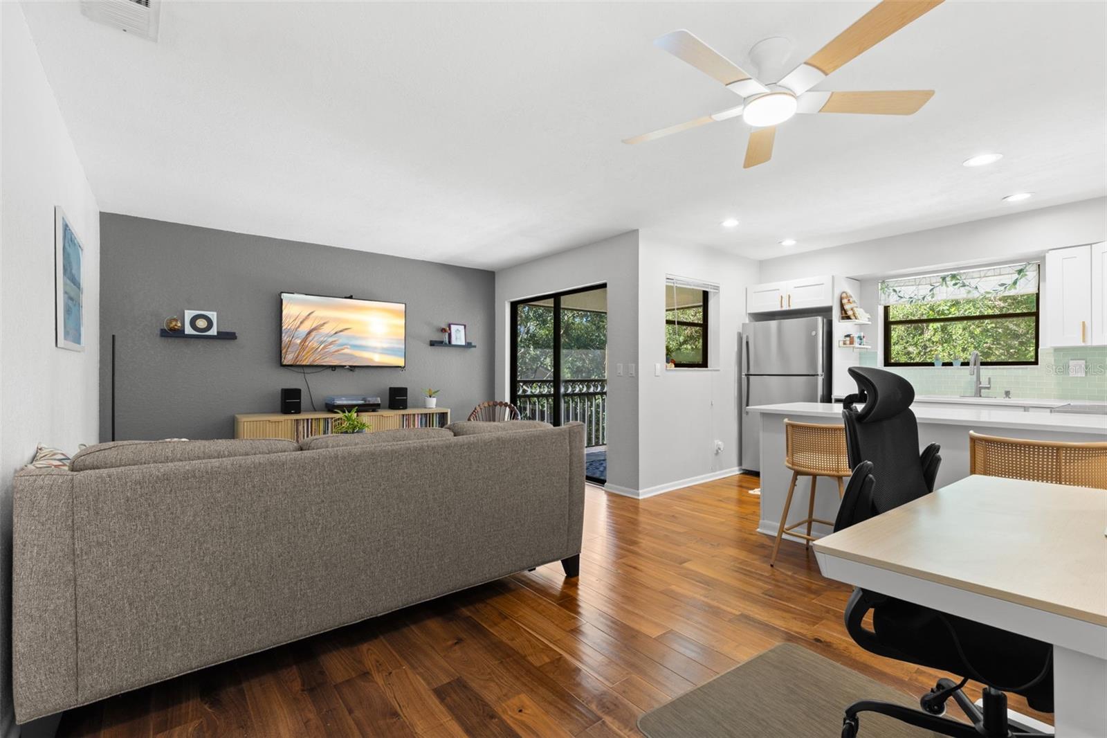 484 SANTA CRUZ PL NE #E — photo 4
