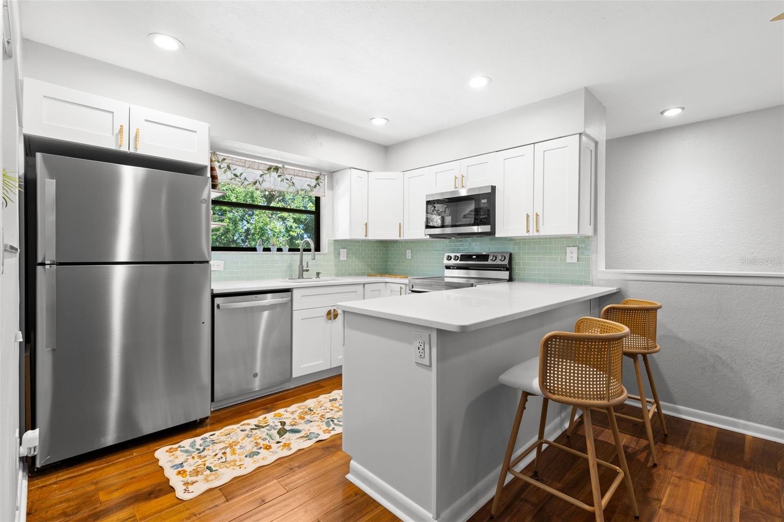484 SANTA CRUZ PL NE #E — photo 6