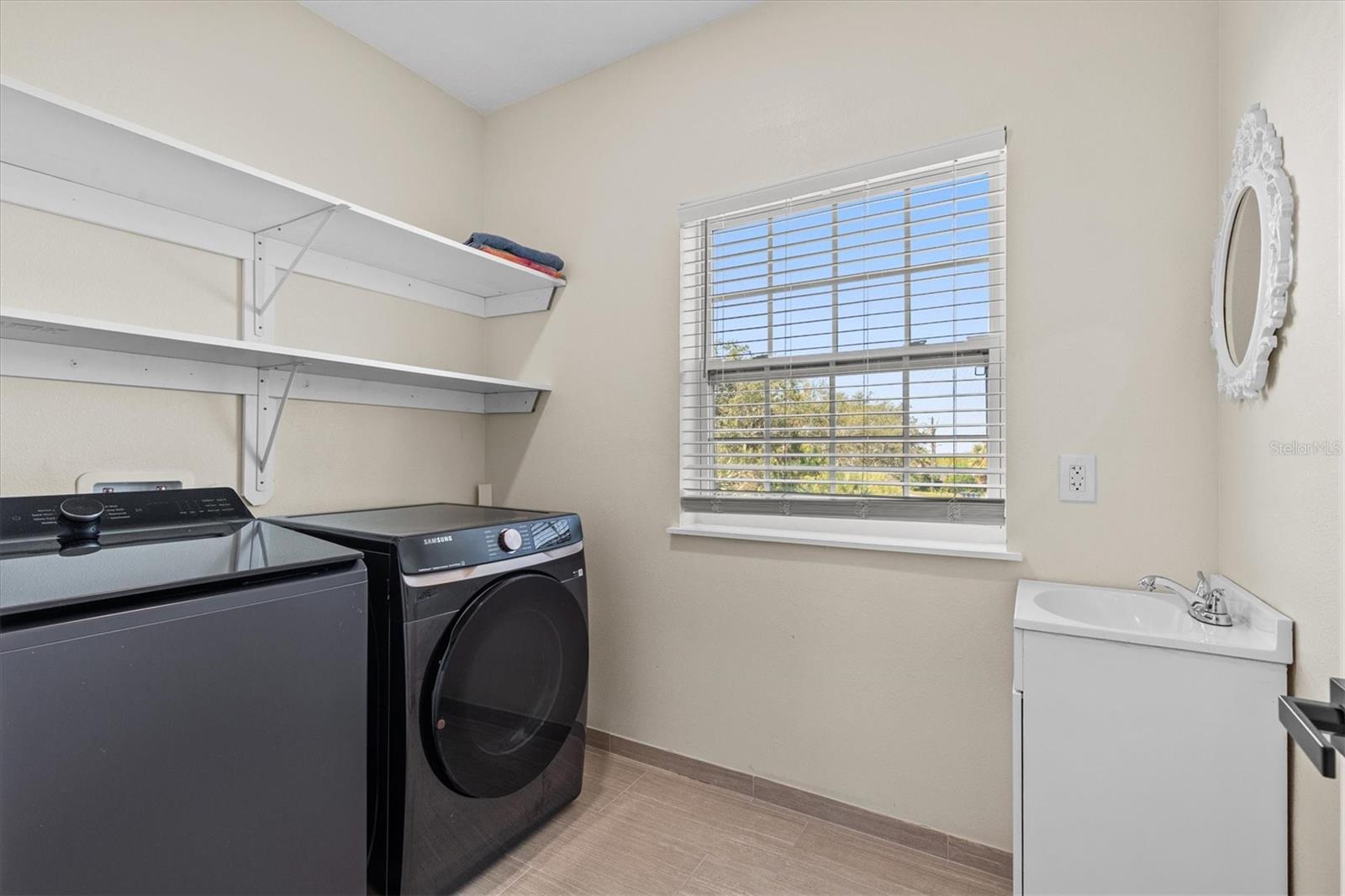 1081 S POINTE ALEXIS DR — photo 26
