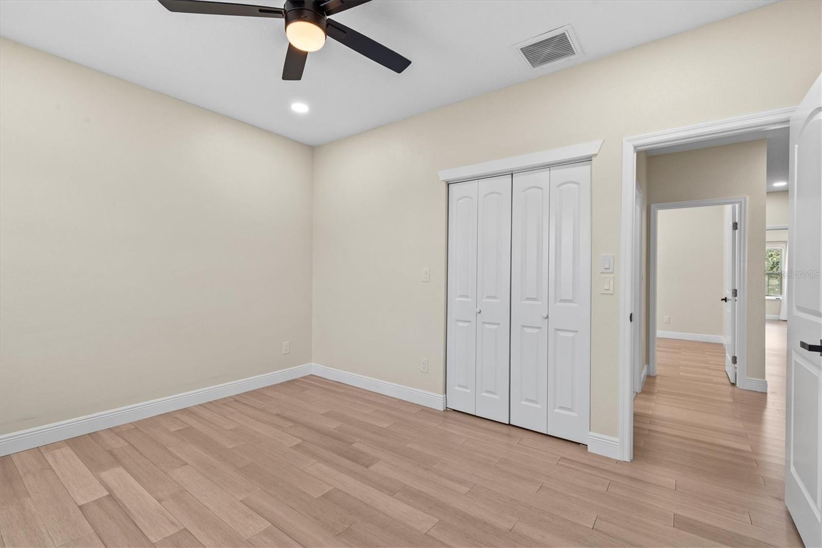 1081 S POINTE ALEXIS DR — photo 21