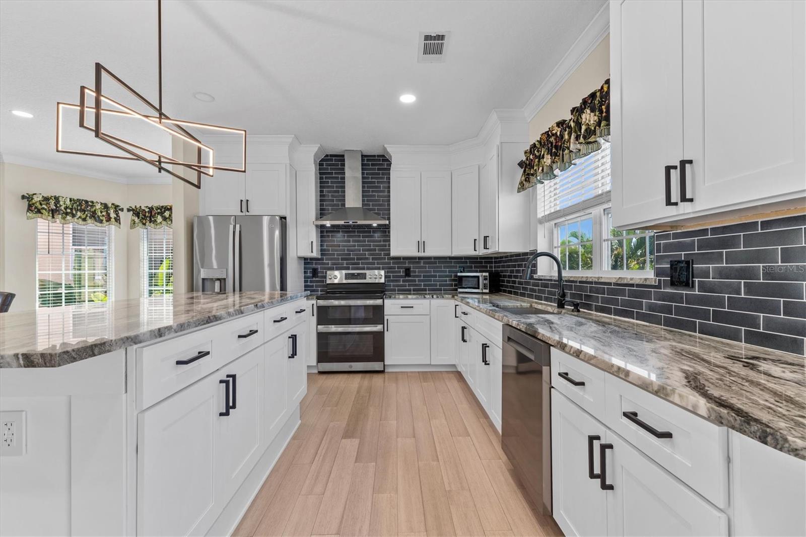 1081 S POINTE ALEXIS DR — photo 10